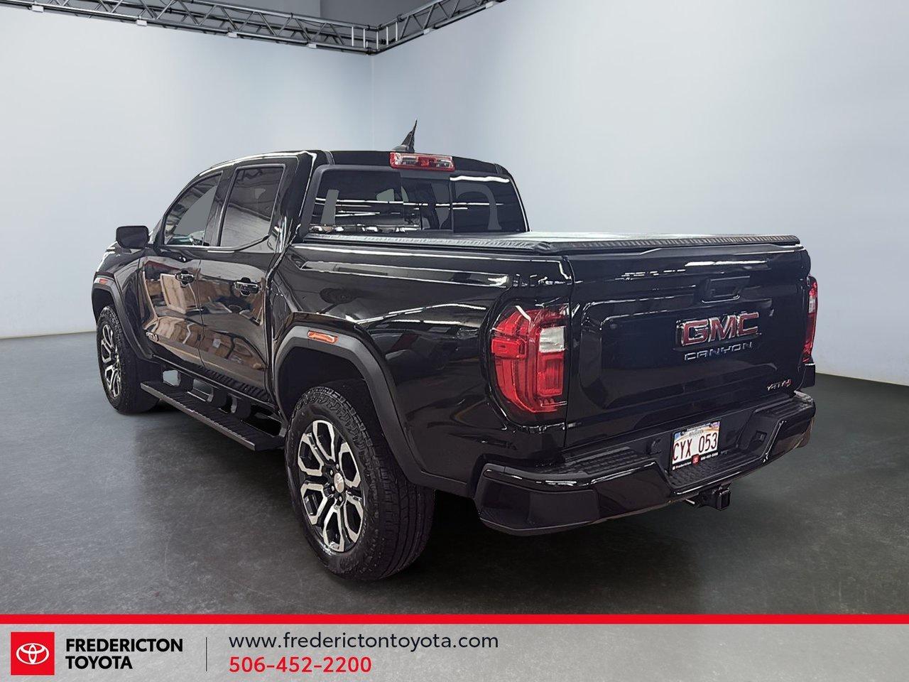 2024 GMC Canyon AT4 Photo