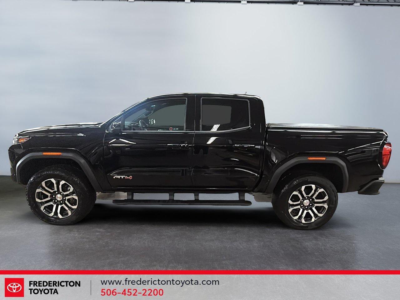 2024 GMC Canyon AT4 Photo4