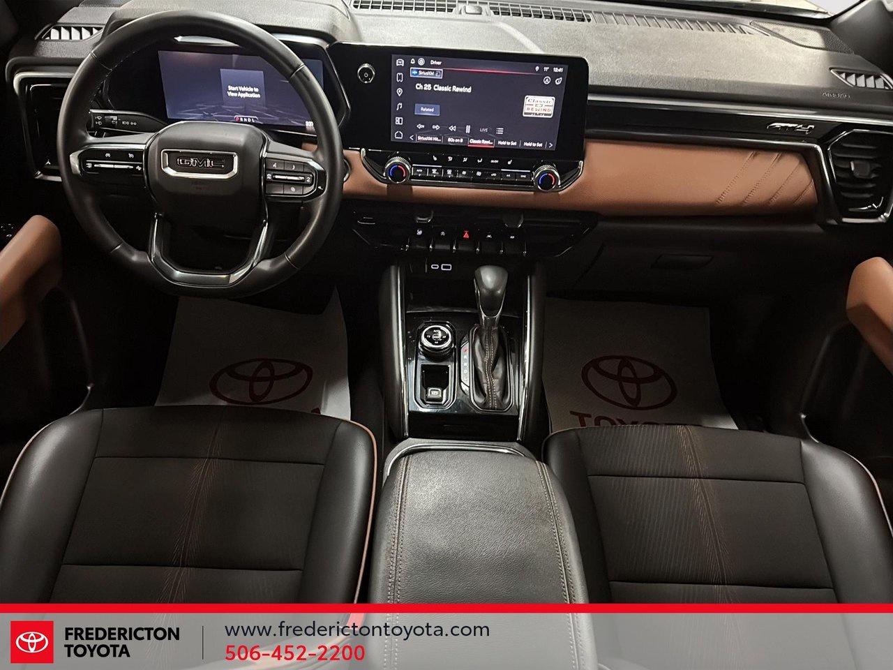 2024 GMC Canyon AT4 Photo