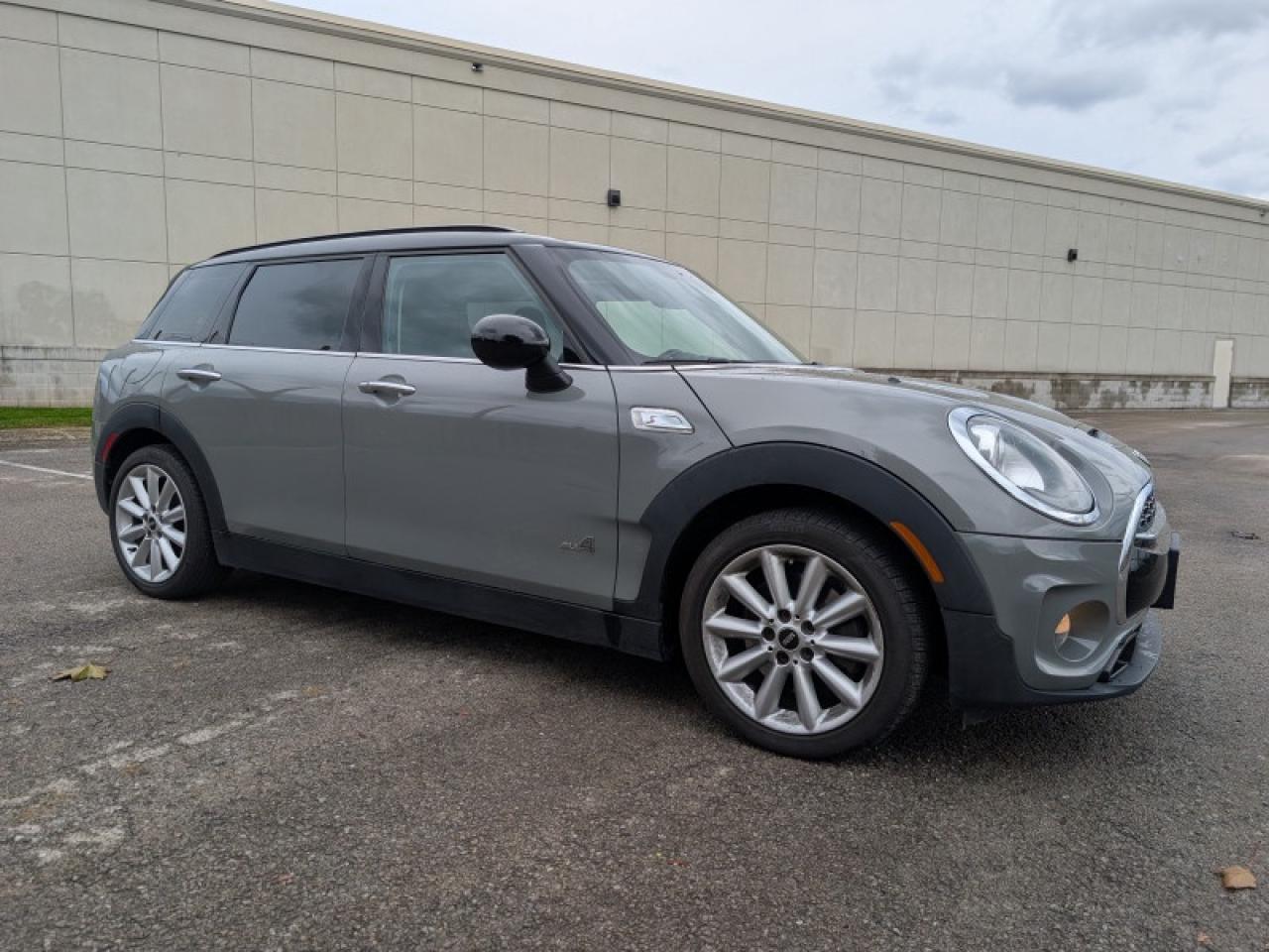 2017 MINI Cooper Clubman Clubman ALL4  **ULTRA LOW KMS** Photo