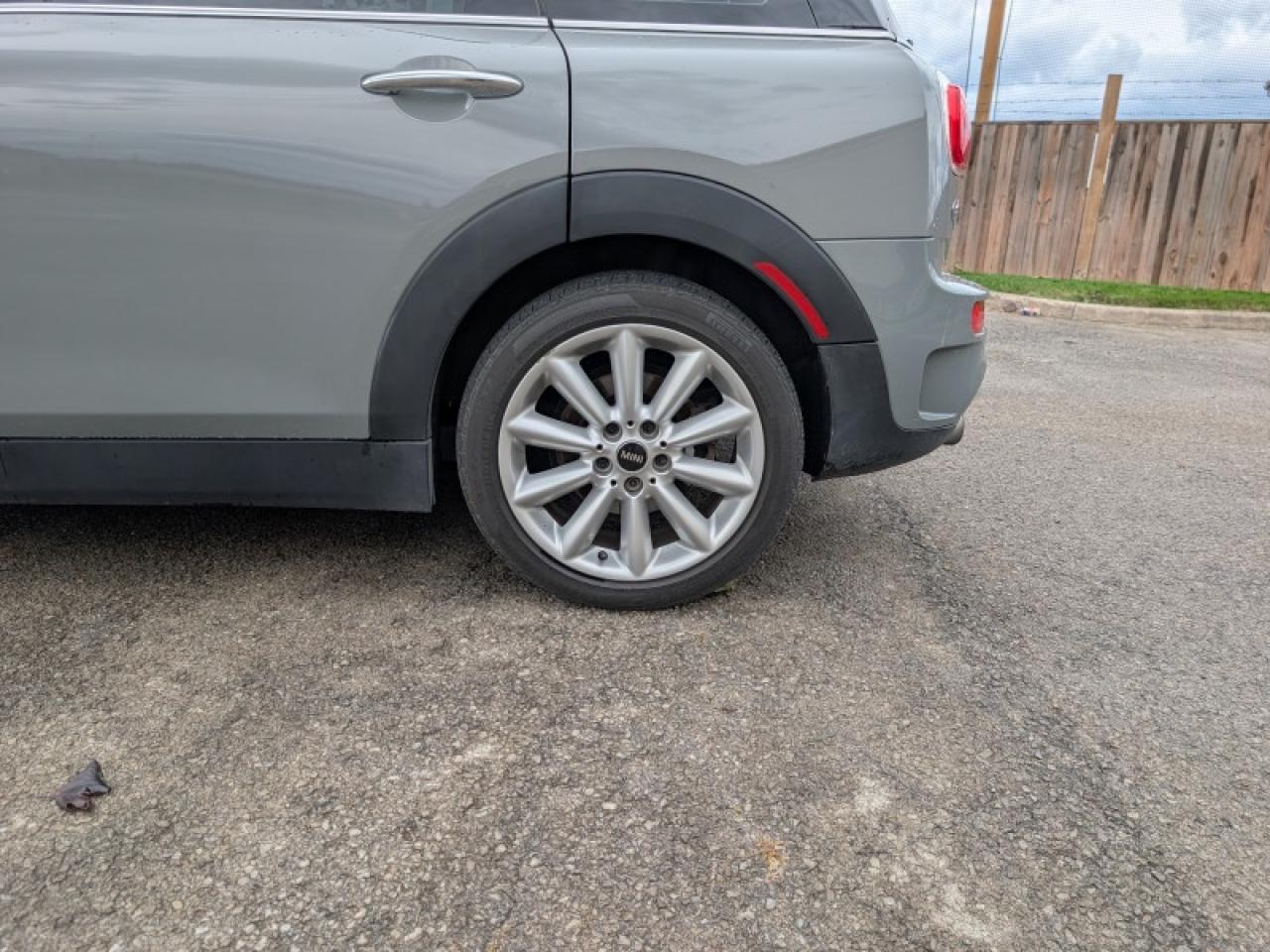 2017 MINI Cooper Clubman Clubman ALL4  **ULTRA LOW KMS** Photo