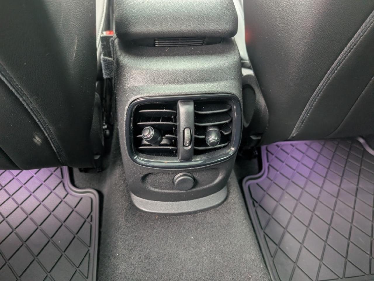 2017 MINI Cooper Clubman Clubman ALL4  **ULTRA LOW KMS** Photo