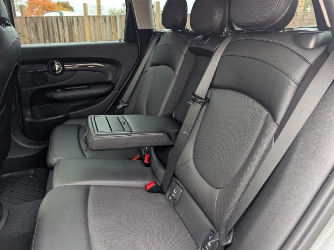 2017 MINI Cooper Clubman Clubman ALL4  **ULTRA LOW KMS** Photo