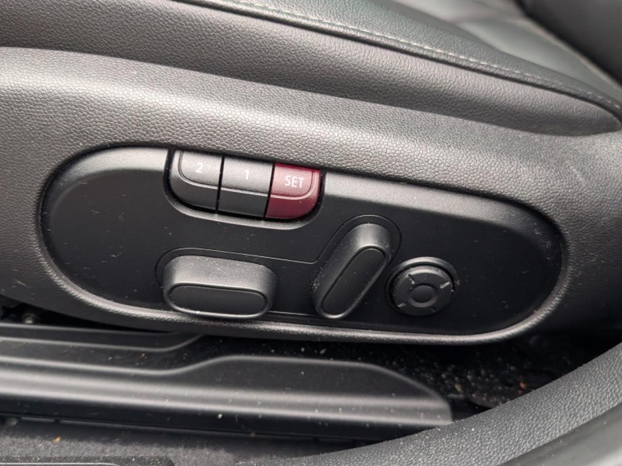 2017 MINI Cooper Clubman Clubman ALL4  **ULTRA LOW KMS** Photo