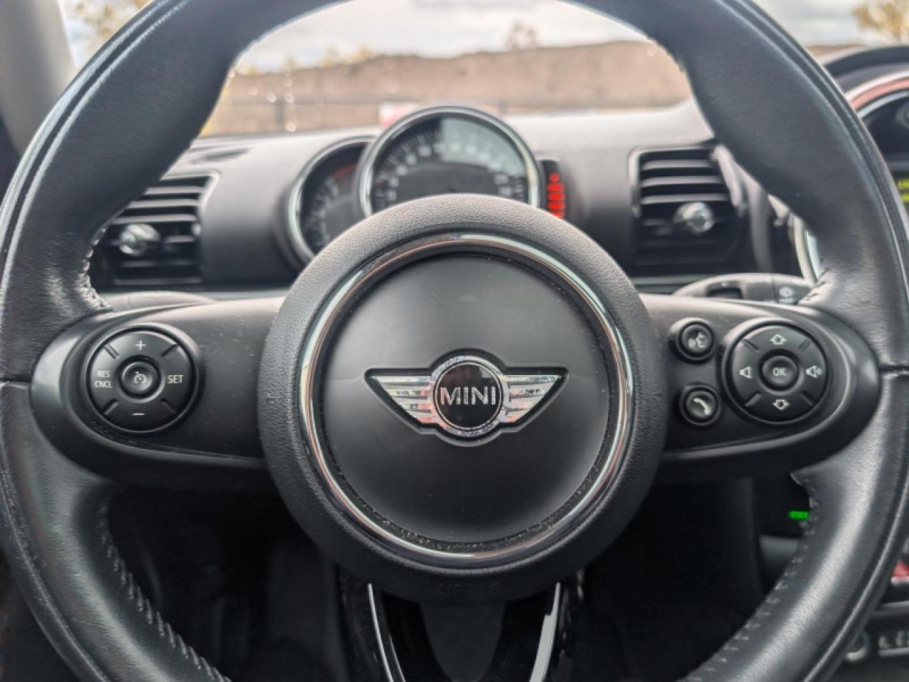 2017 MINI Cooper Clubman Clubman ALL4  **ULTRA LOW KMS** Photo