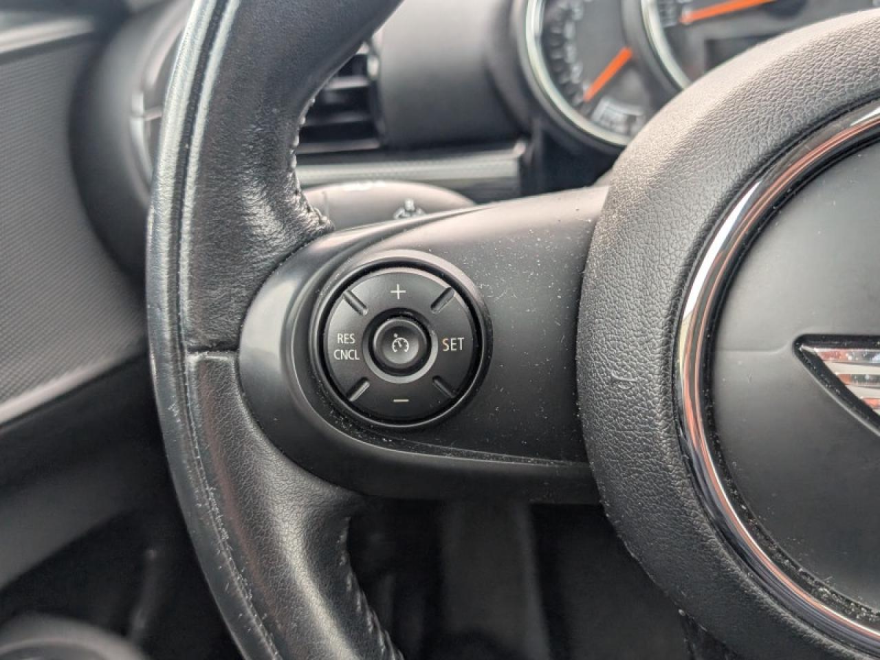 2017 MINI Cooper Clubman Clubman ALL4  **ULTRA LOW KMS** Photo