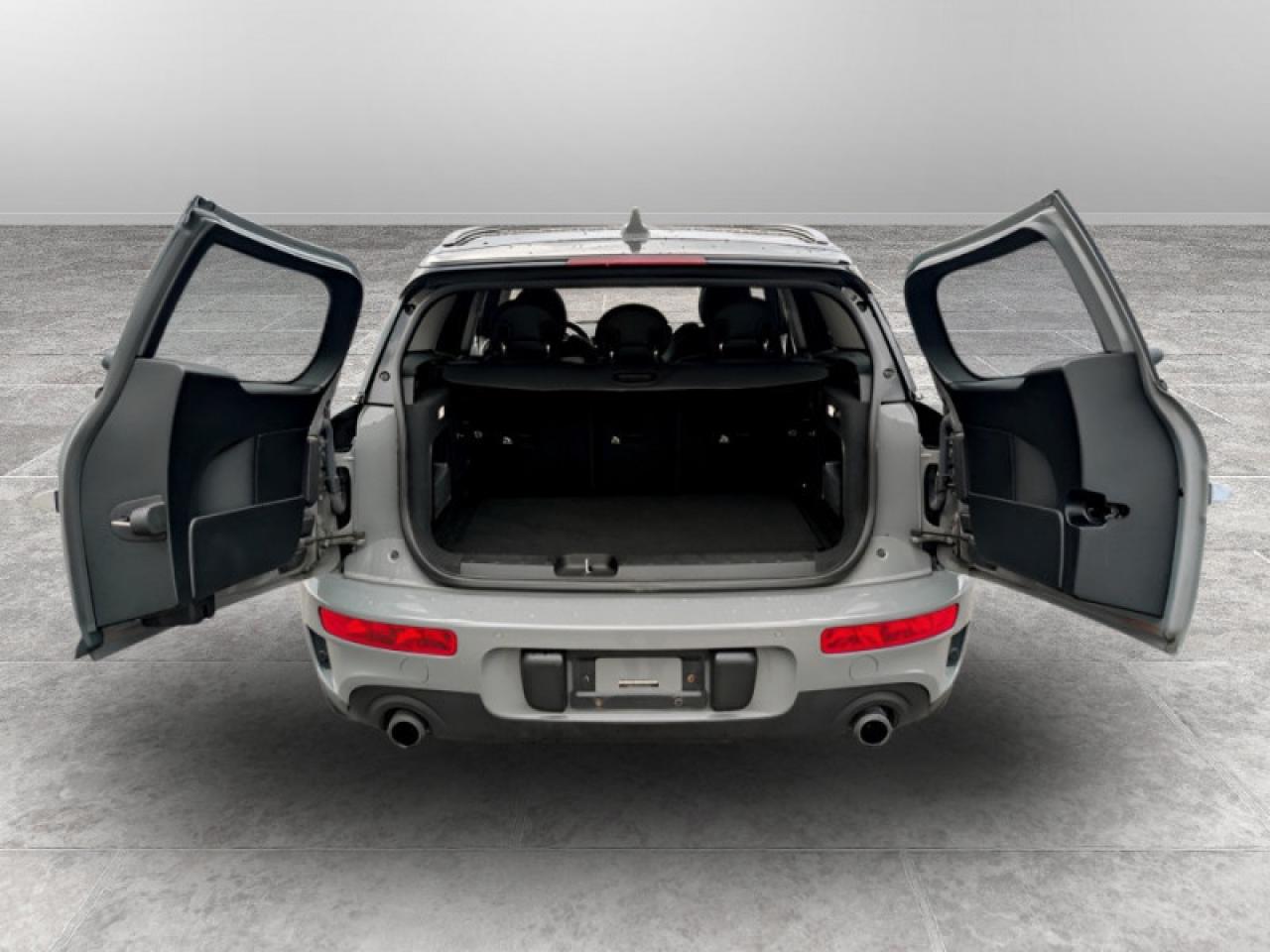 2017 MINI Cooper Clubman Clubman ALL4  **ULTRA LOW KMS** Photo