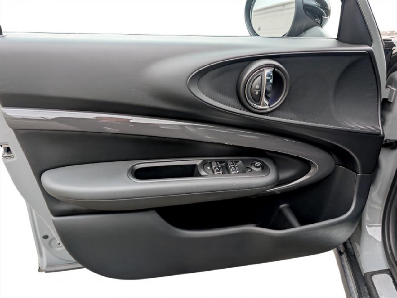 2017 MINI Cooper Clubman Clubman ALL4  **ULTRA LOW KMS** Photo