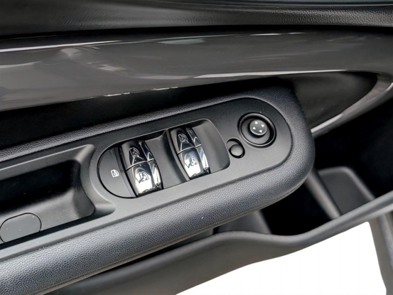 2017 MINI Cooper Clubman Clubman ALL4  **ULTRA LOW KMS** Photo