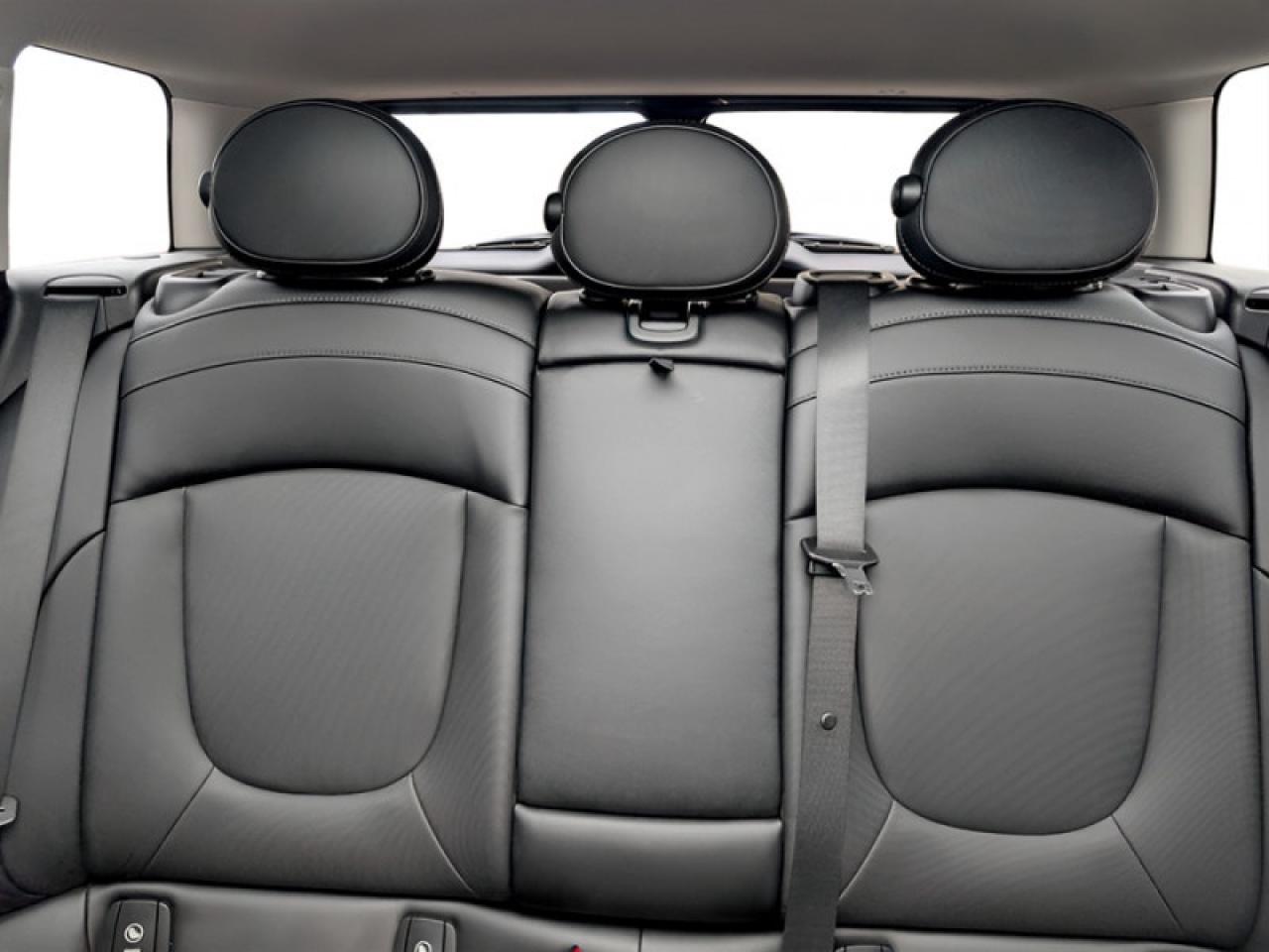 2017 MINI Cooper Clubman Clubman ALL4  **ULTRA LOW KMS** Photo