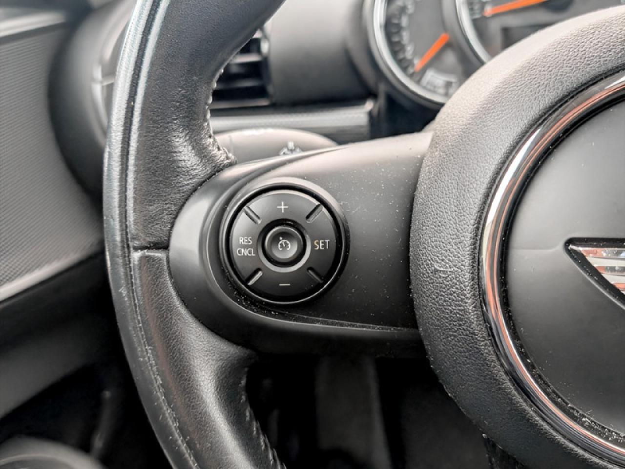 2017 MINI Cooper Clubman Clubman ALL4  **ULTRA LOW KMS** Photo