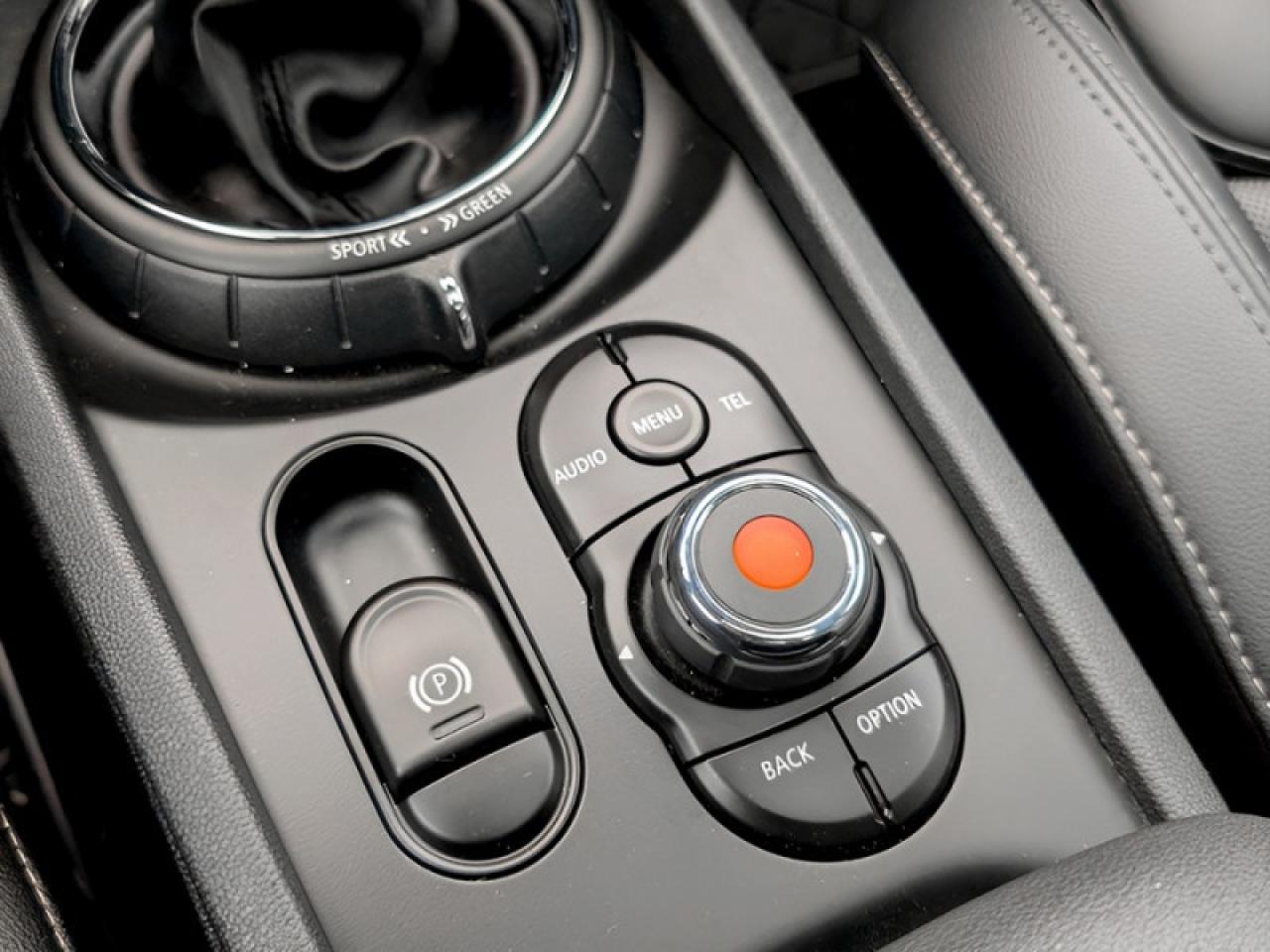 2017 MINI Cooper Clubman Clubman ALL4  **ULTRA LOW KMS** Photo