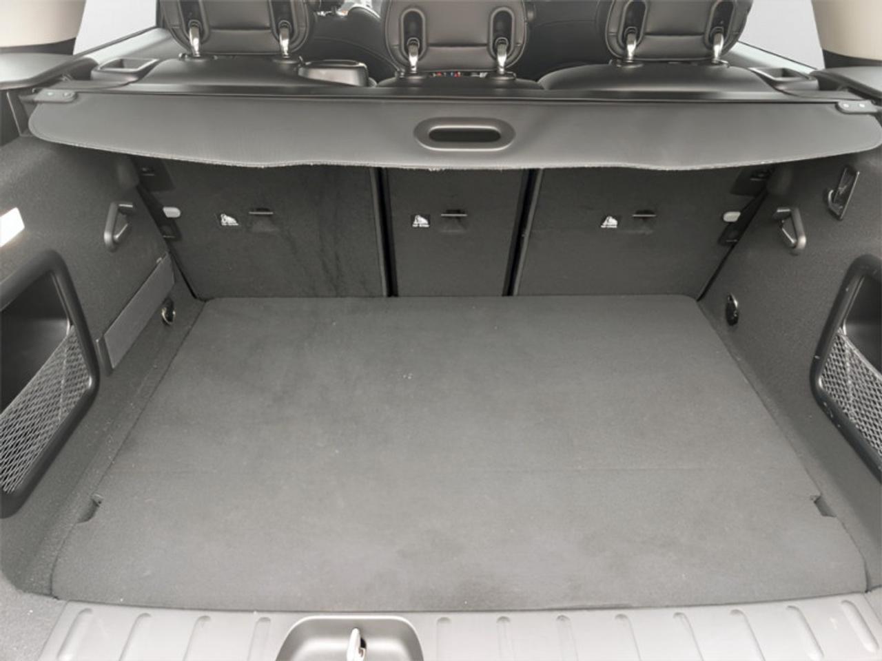 2017 MINI Cooper Clubman Clubman ALL4  **ULTRA LOW KMS** Photo