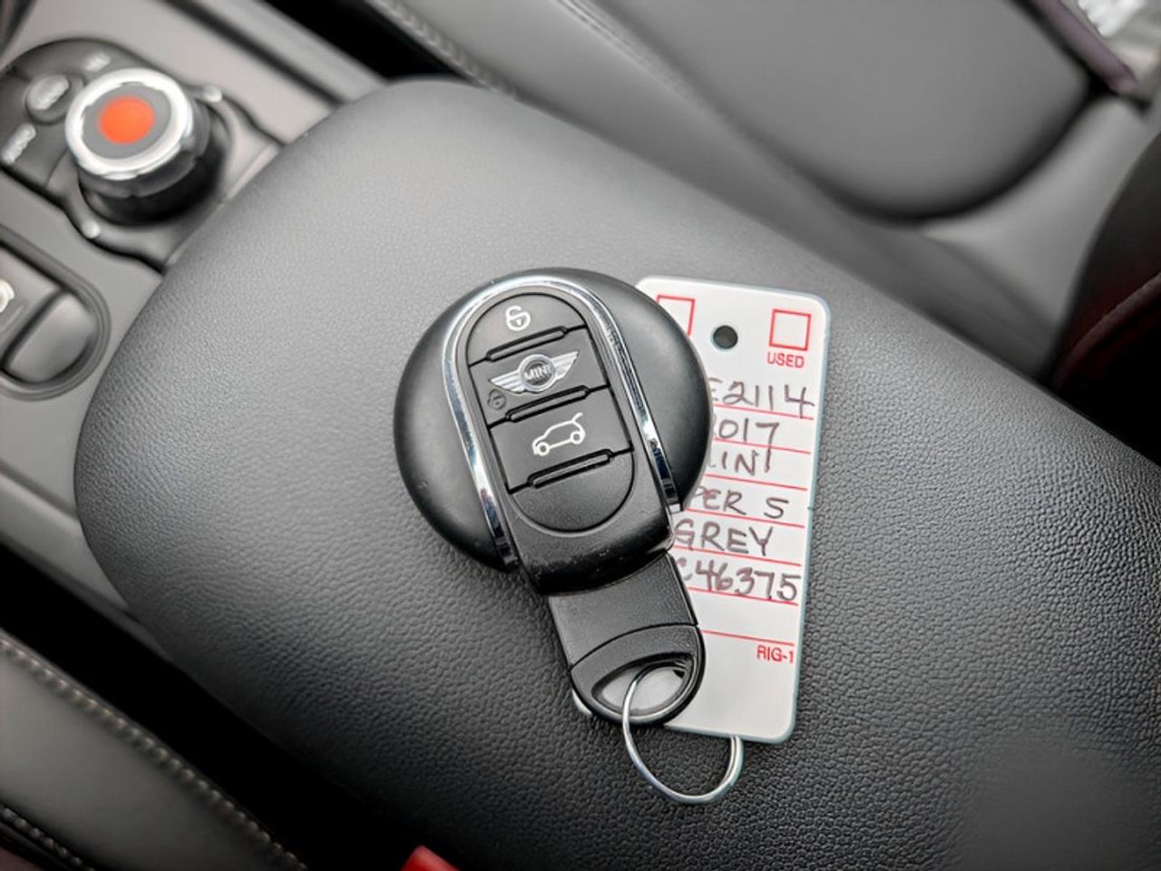 2017 MINI Cooper Clubman Clubman ALL4  **ULTRA LOW KMS** Photo