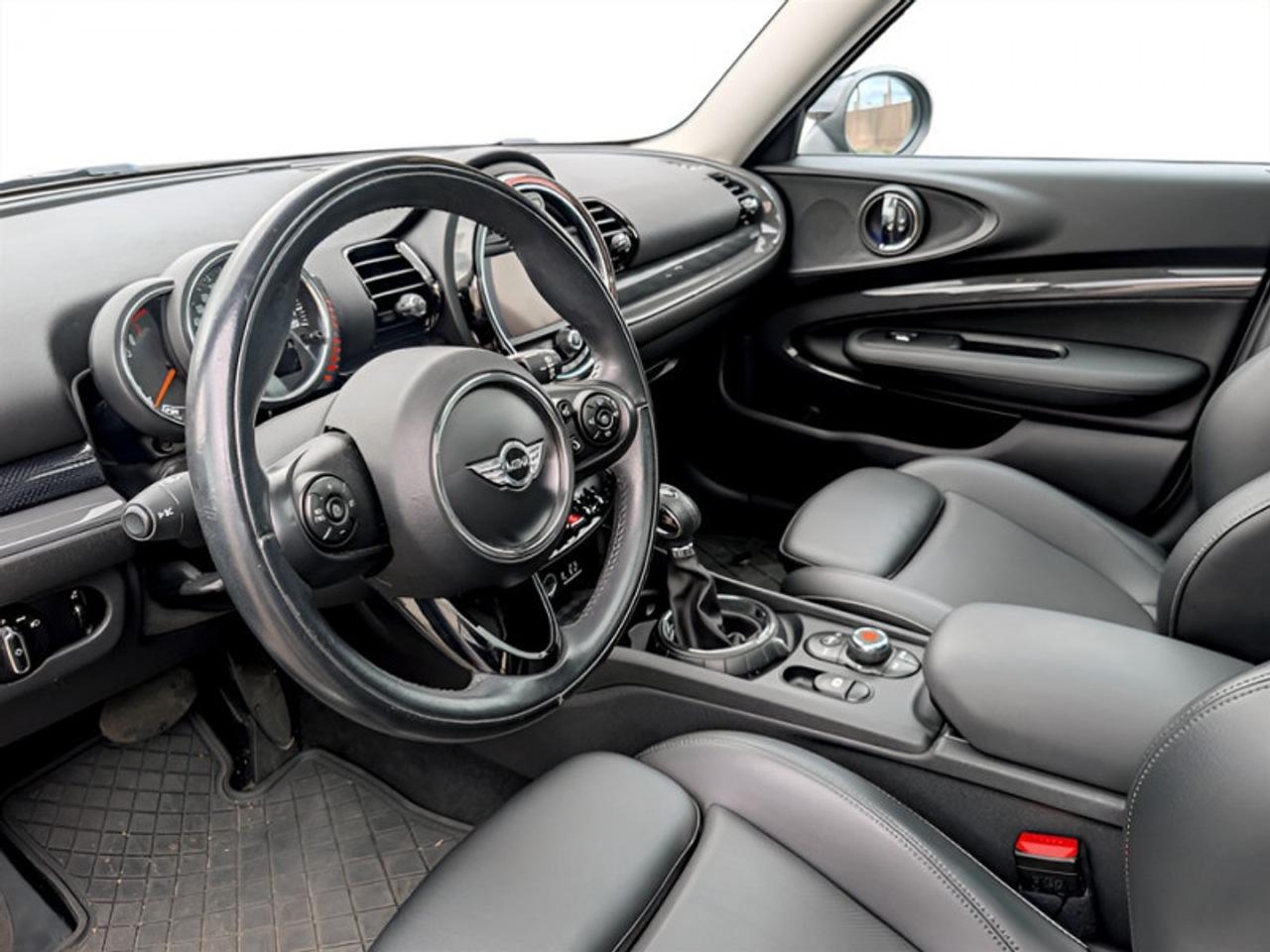 2017 MINI Cooper Clubman Clubman ALL4  **ULTRA LOW KMS** Photo