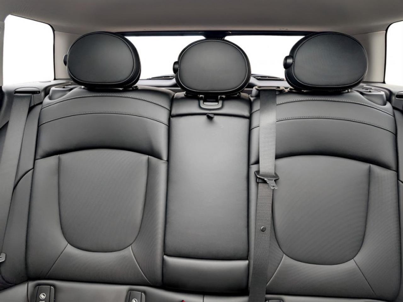 2017 MINI Cooper Clubman Clubman ALL4  **ULTRA LOW KMS** Photo