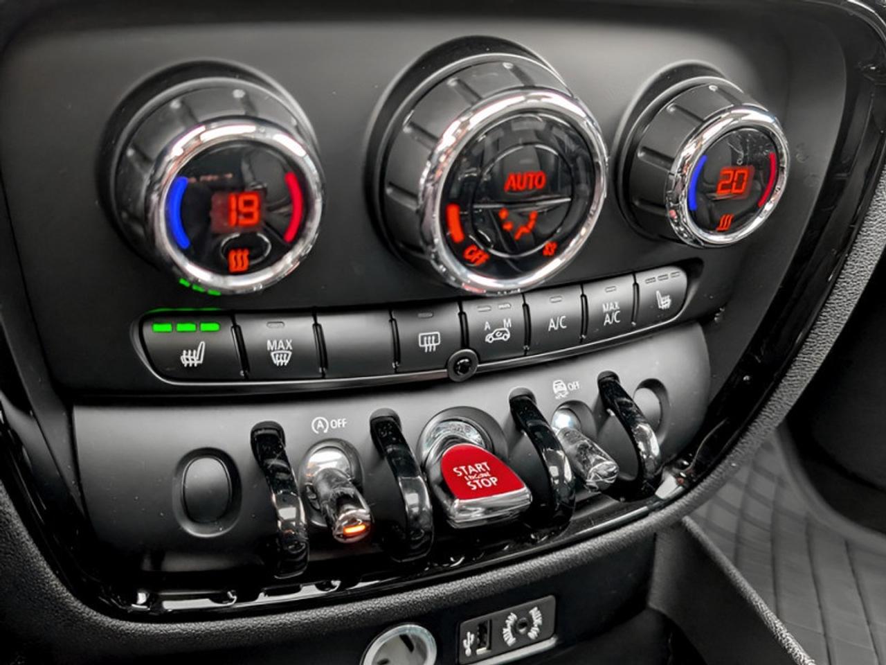 2017 MINI Cooper Clubman Clubman ALL4  **ULTRA LOW KMS** Photo