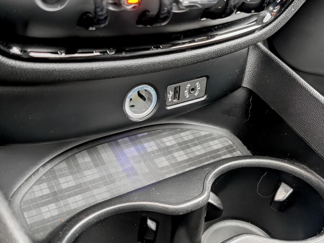 2017 MINI Cooper Clubman Clubman ALL4  **ULTRA LOW KMS** Photo