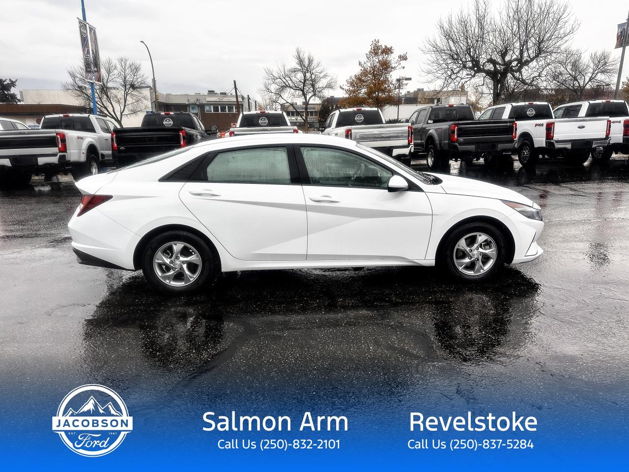 2022 Hyundai Elantra Essential Photo5