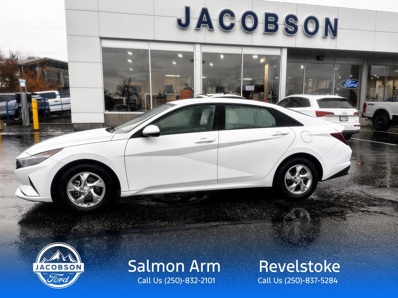 2022 Hyundai Elantra Essential Photo5