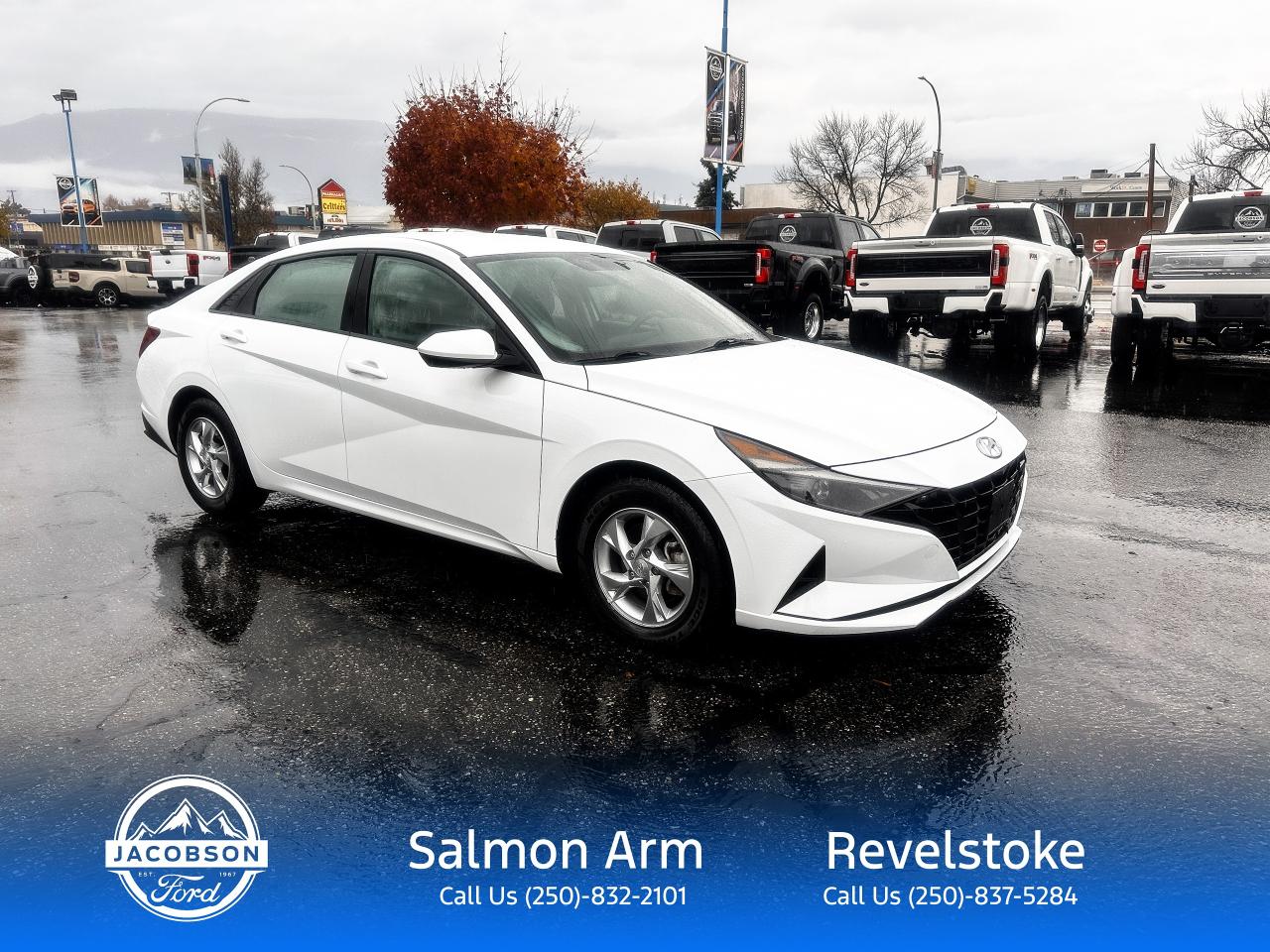 2022 Hyundai Elantra Essential Photo5