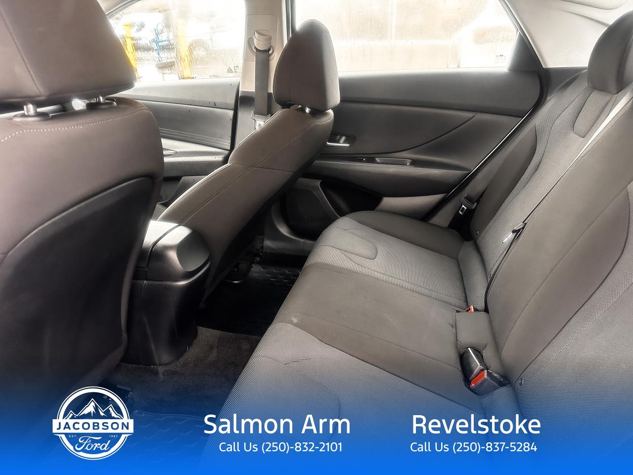 2022 Hyundai Elantra Essential Photo5