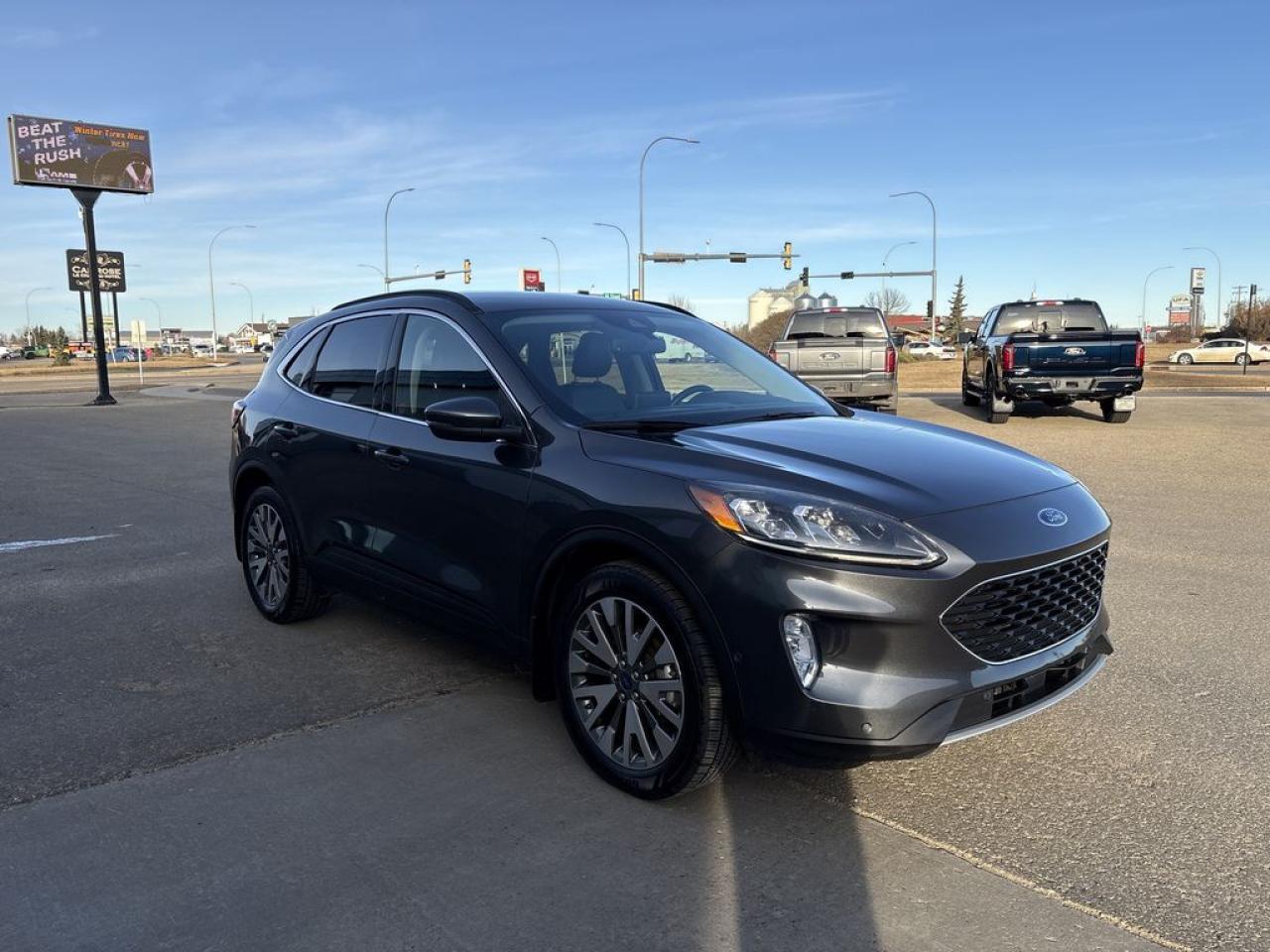 2020 Ford Escape Titanium Hybrid Photo0