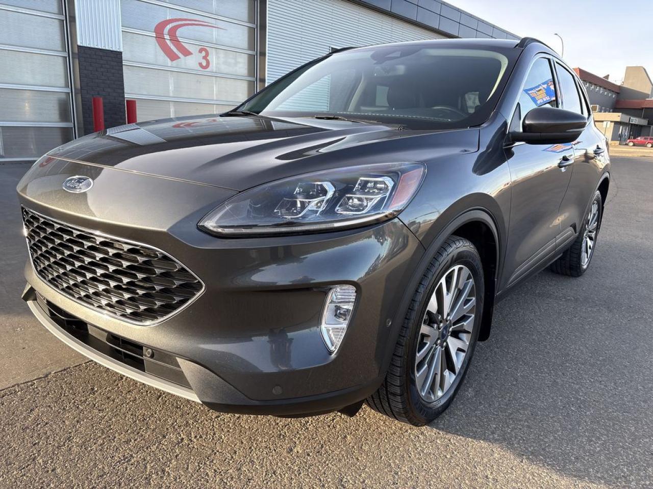 2020 Ford Escape Titanium Hybrid Photo5