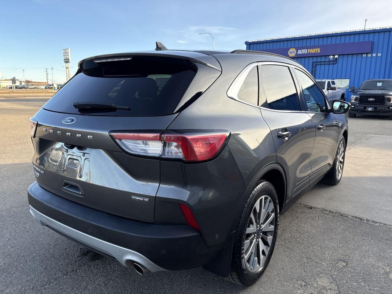 2020 Ford Escape Titanium Hybrid Photo5