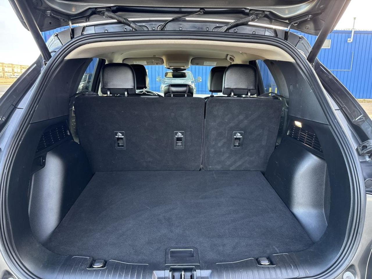 2020 Ford Escape Titanium Hybrid Photo5