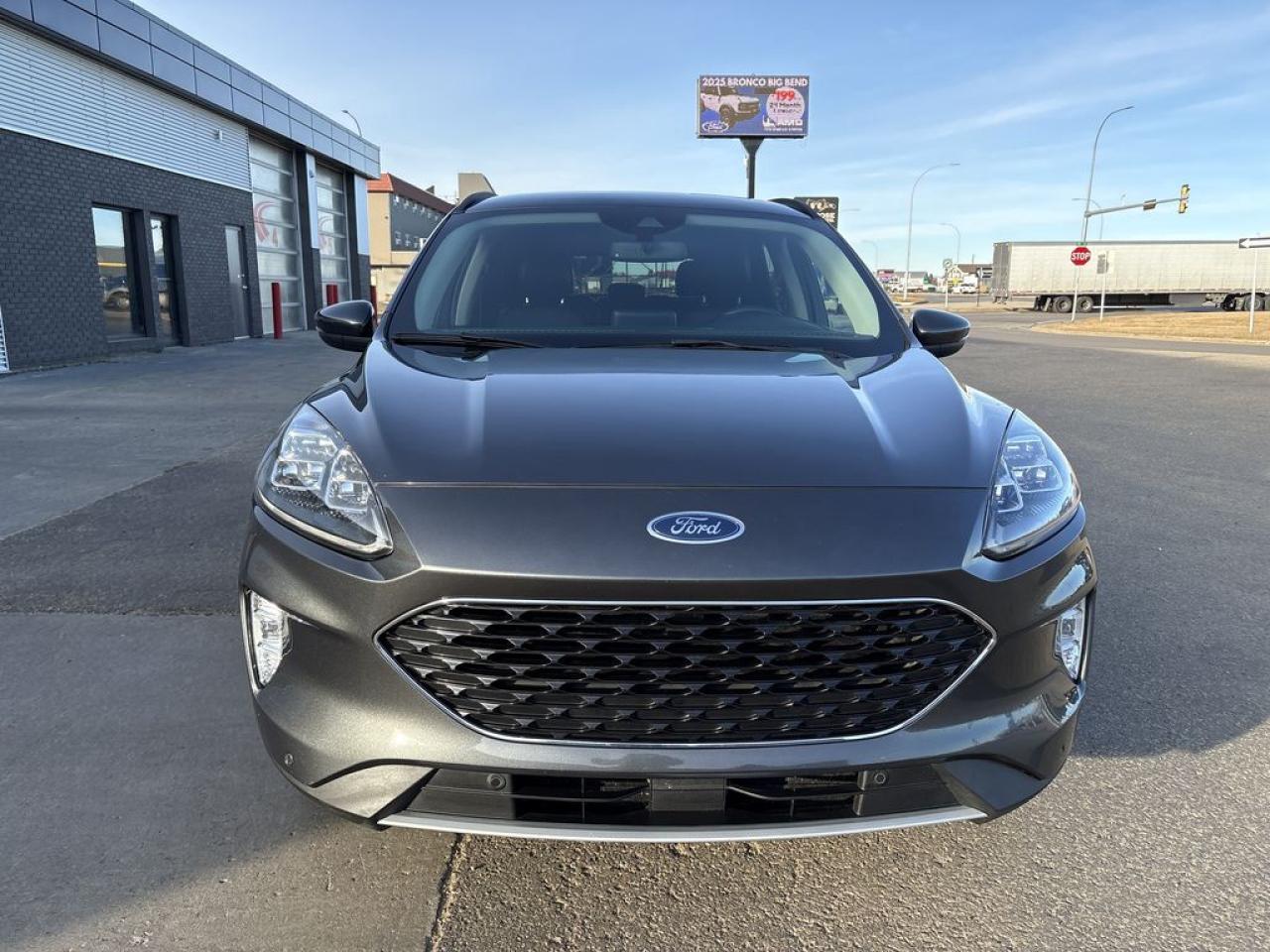 2020 Ford Escape Titanium Hybrid Photo5