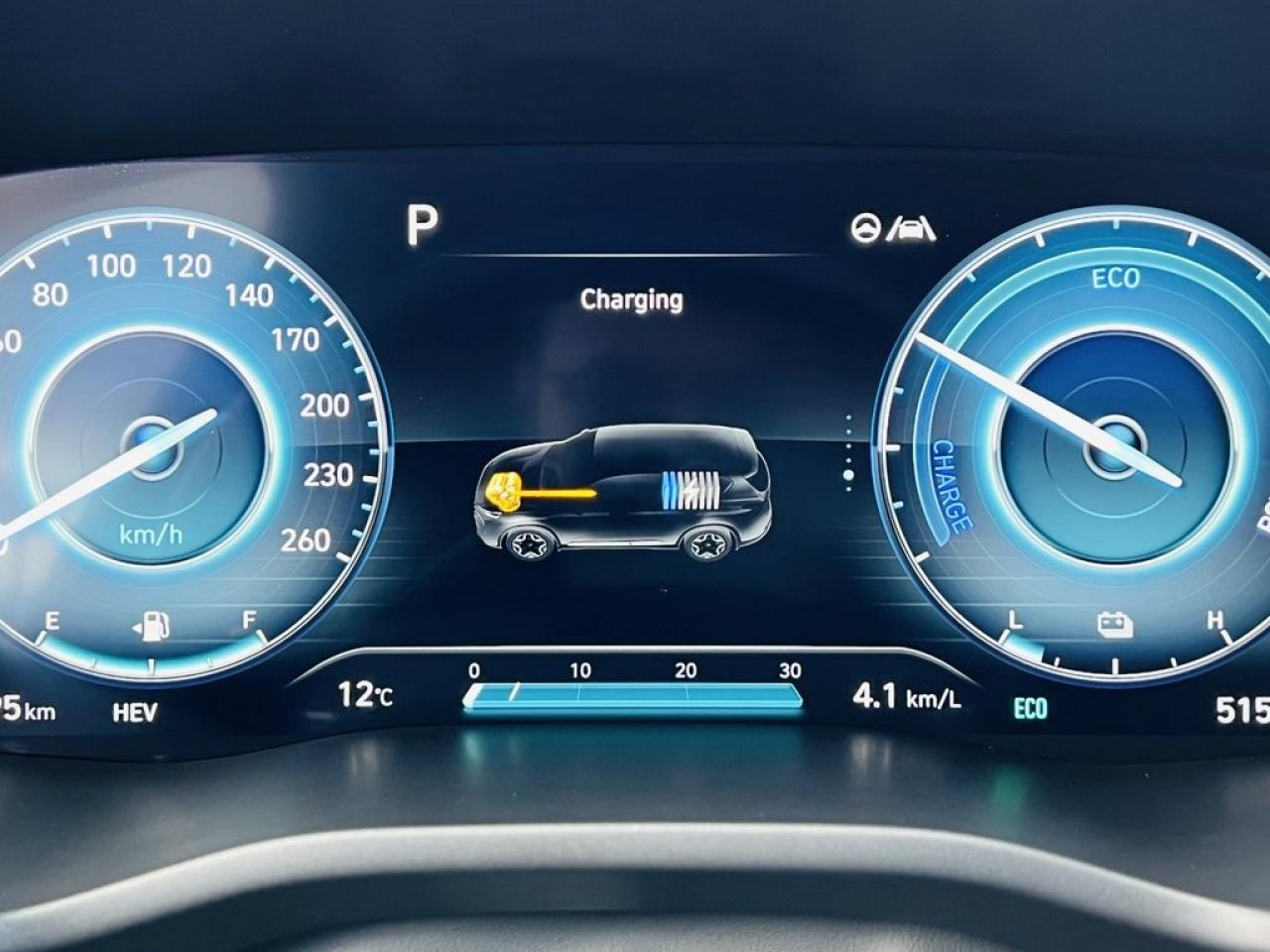 2023 Hyundai Santa Fe PLUG-IN HYBRID Luxury Photo