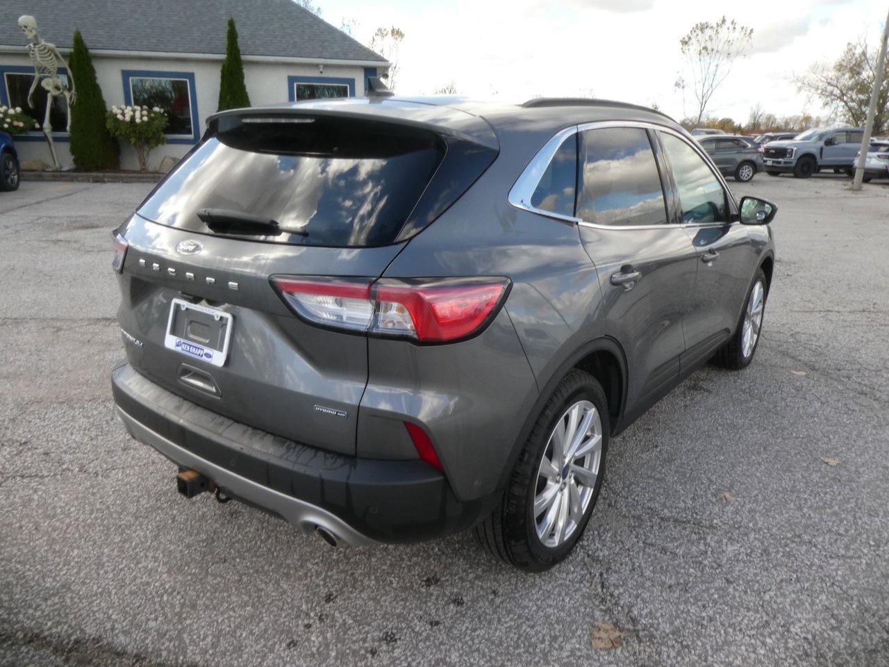 2021 Ford Escape Titanium Titanium Hybrid Photo4