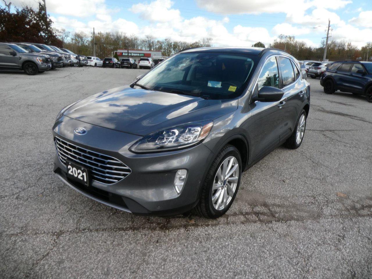 Used 2021 Ford Escape Titanium Titanium Hybrid for sale in Essex, ON