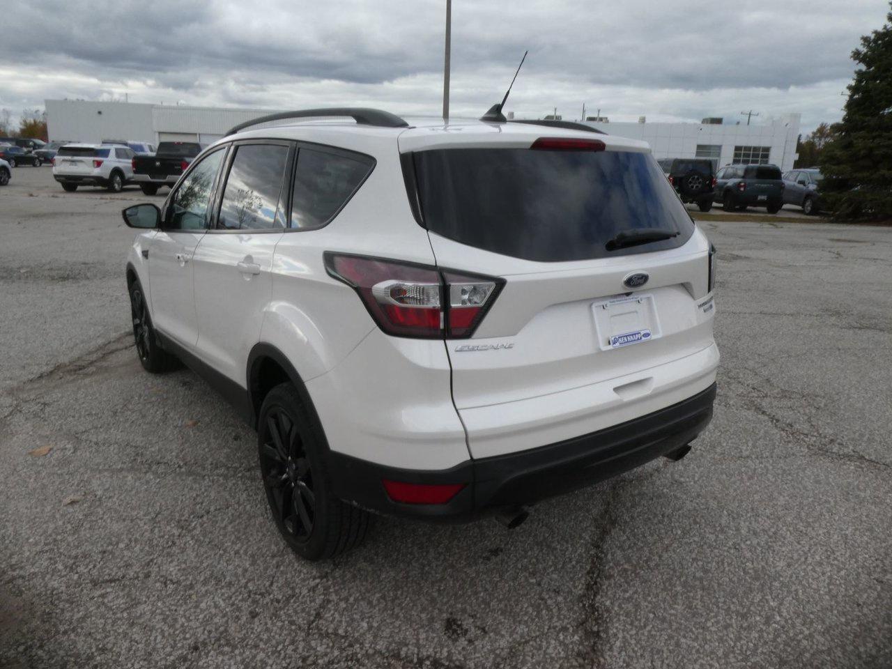 2018 Ford Escape Titanium Titanium Photo2