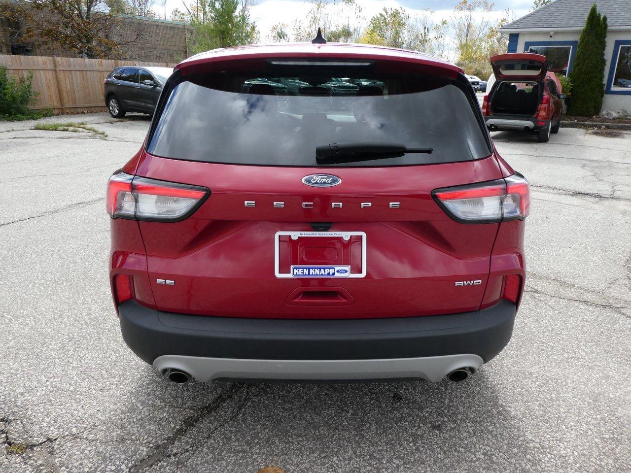 2022 Ford Escape SE SE Photo3