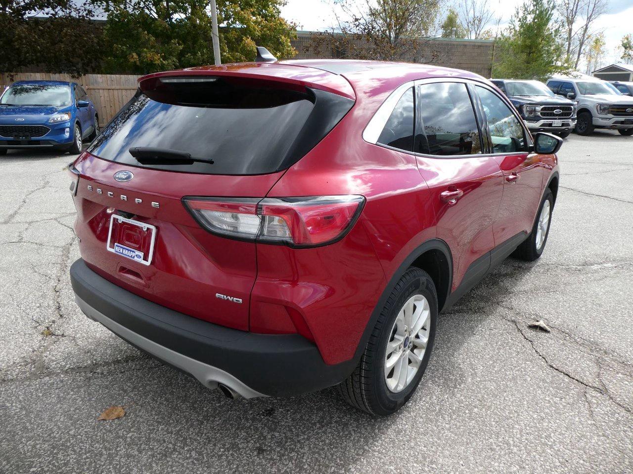 2022 Ford Escape SE SE Photo4