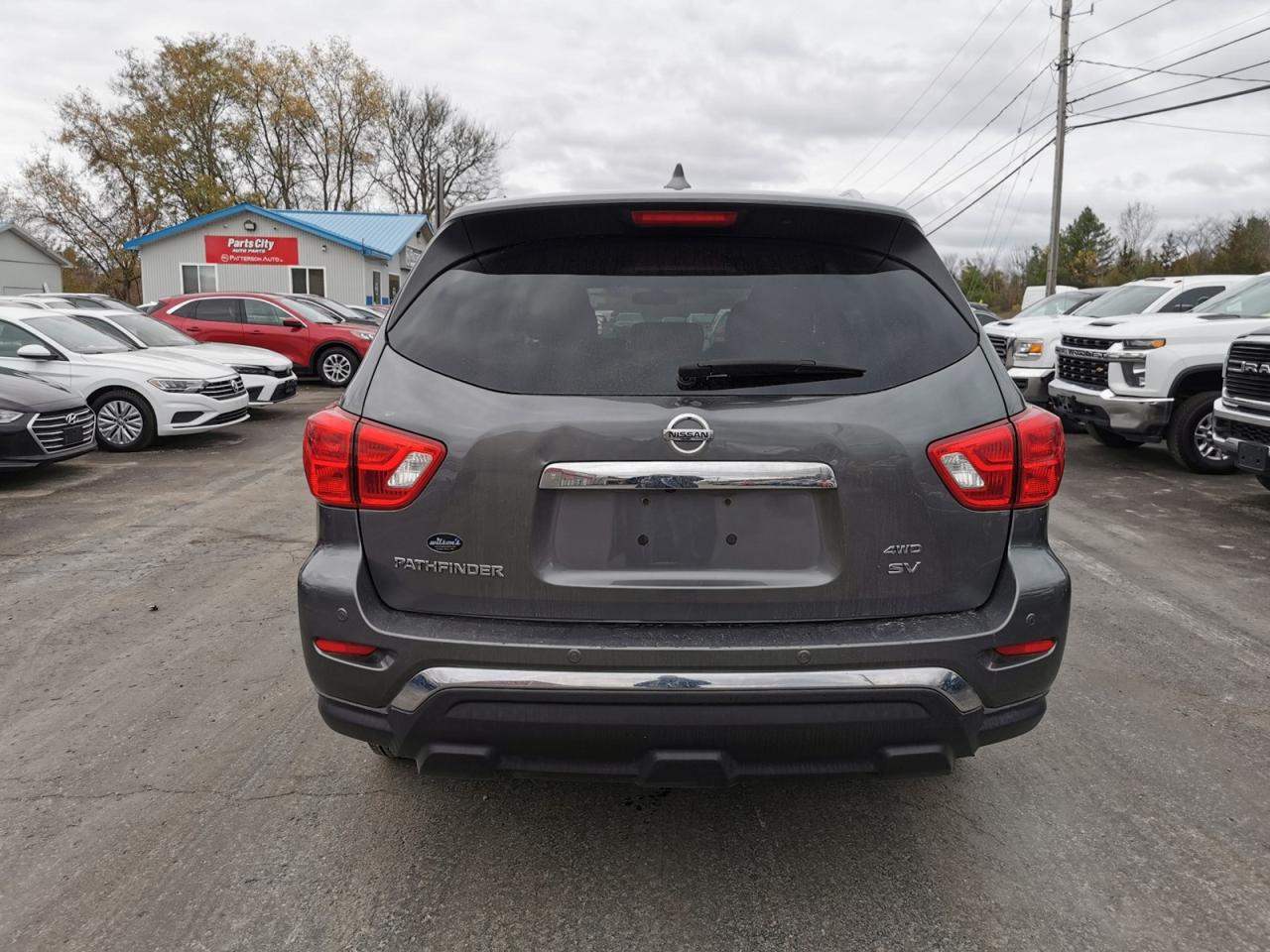 2019 Nissan Pathfinder SV - Photo #4