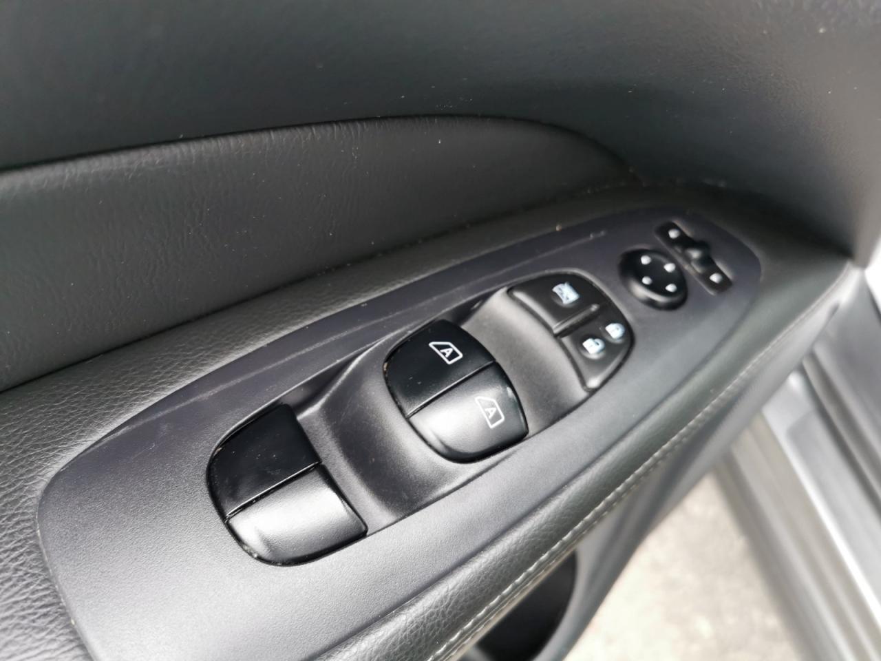 2019 Nissan Pathfinder SV - Photo #10