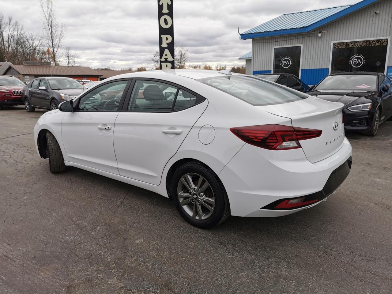 2020 Hyundai Elantra Limited - Photo #3