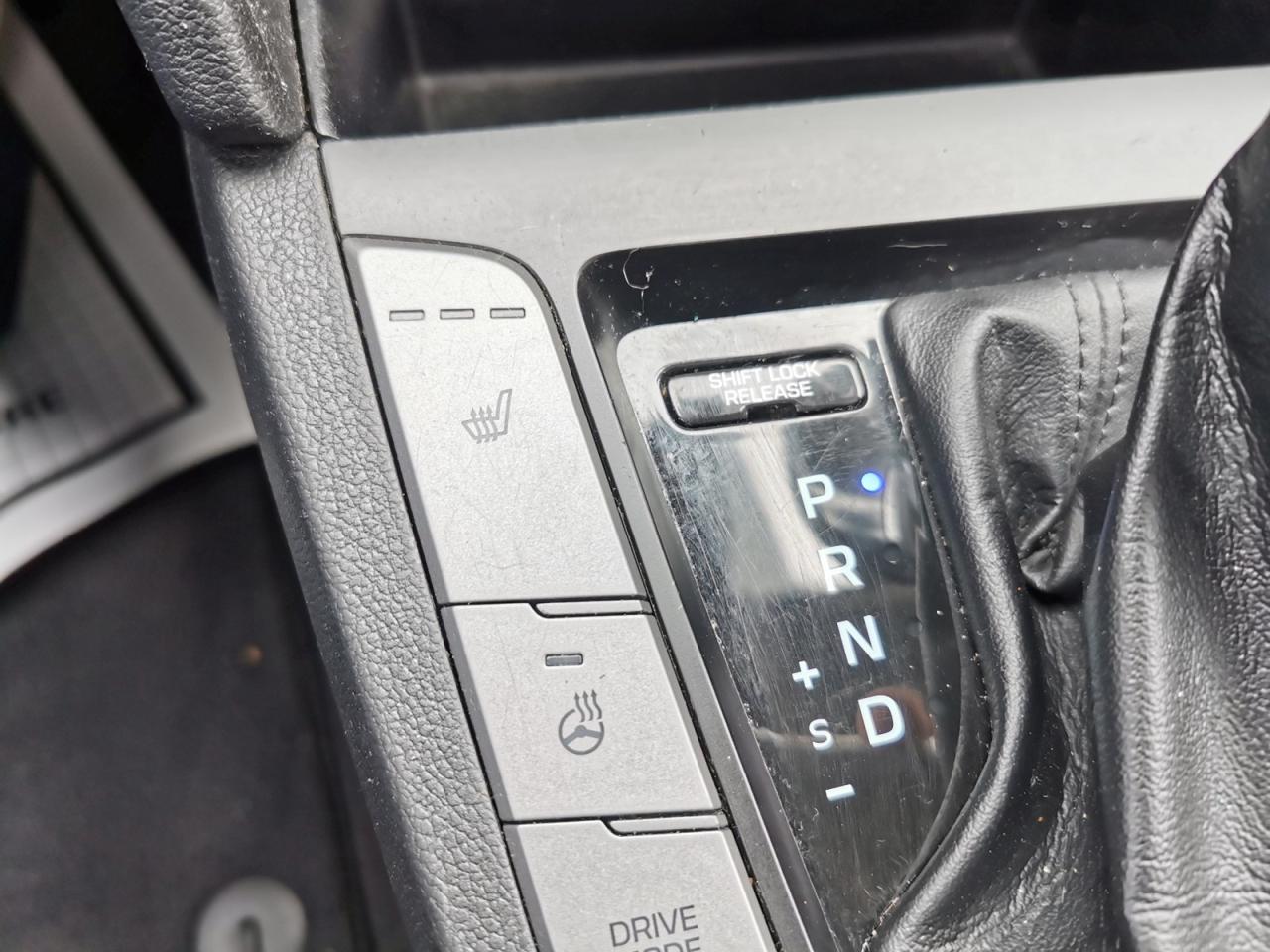 2020 Hyundai Elantra Limited - Photo #26