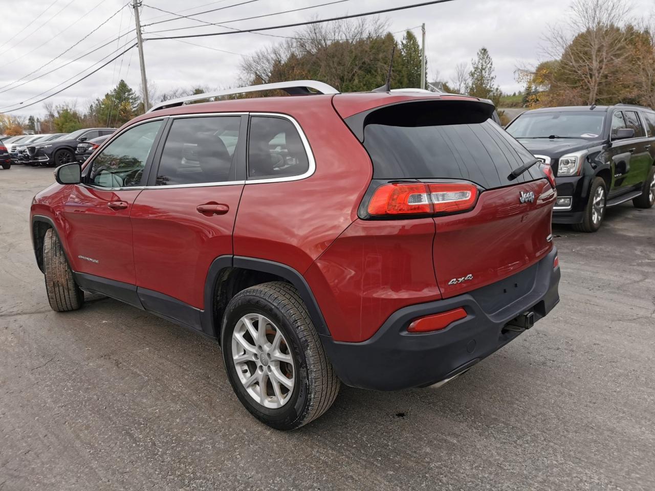 2017 Jeep Cherokee Latitude - Photo #3