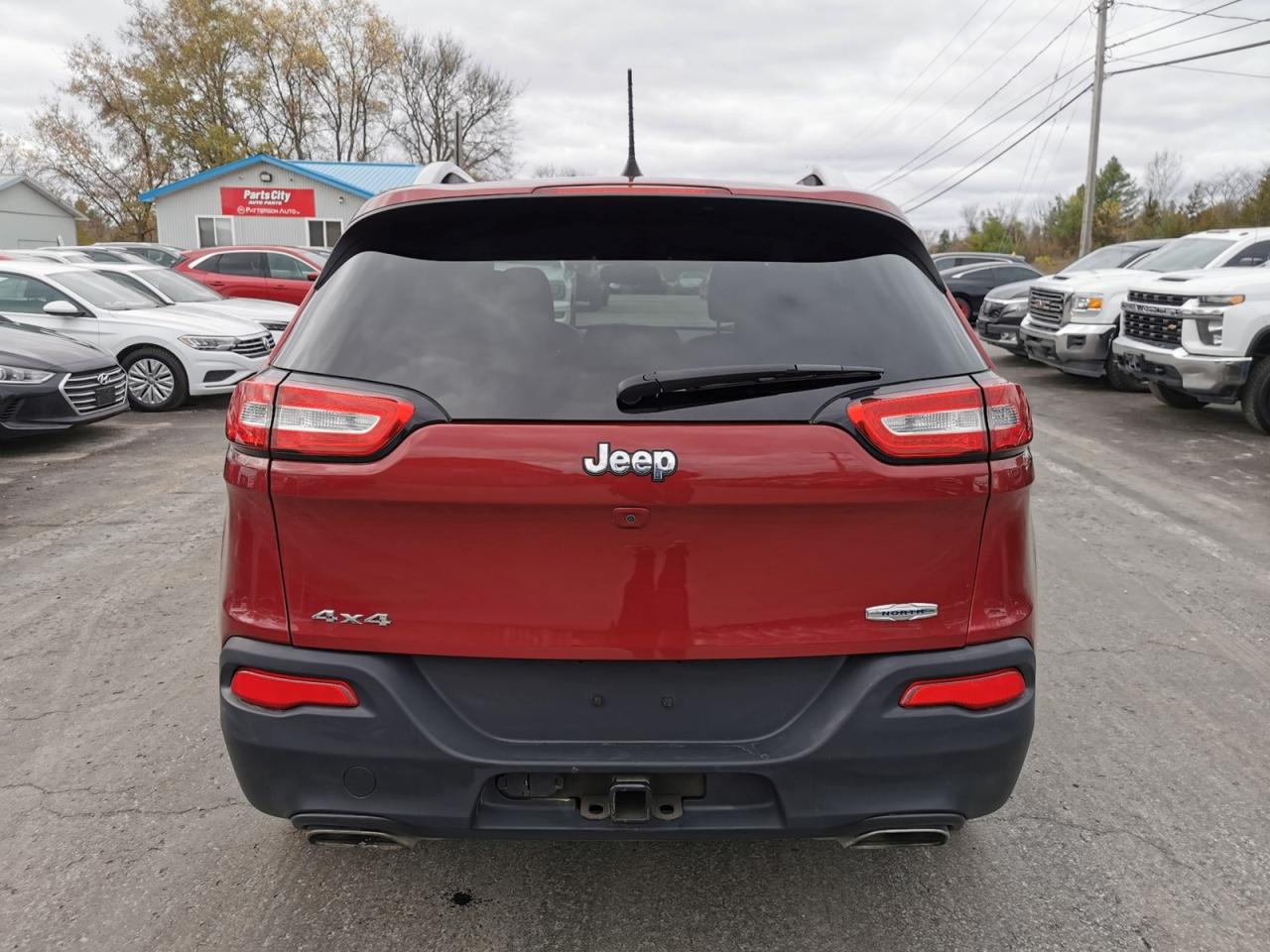 2017 Jeep Cherokee Latitude - Photo #4