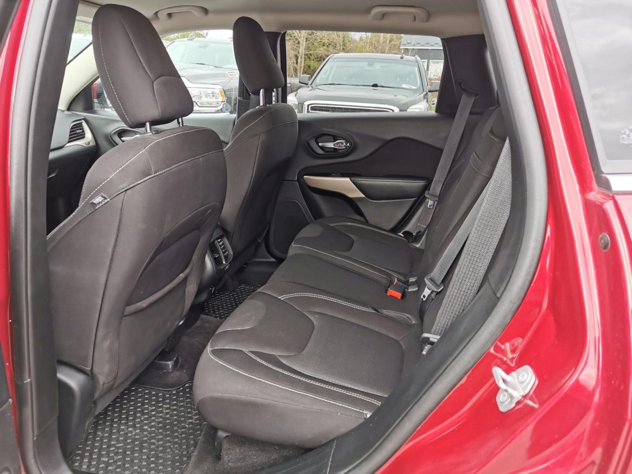 2017 Jeep Cherokee Latitude - Photo #13