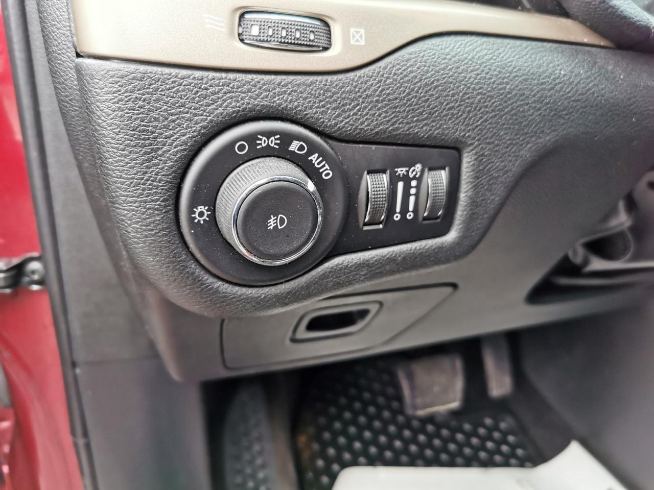 2017 Jeep Cherokee Latitude - Photo #20