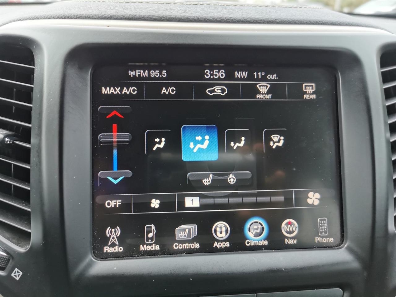 2017 Jeep Cherokee Latitude - Photo #23