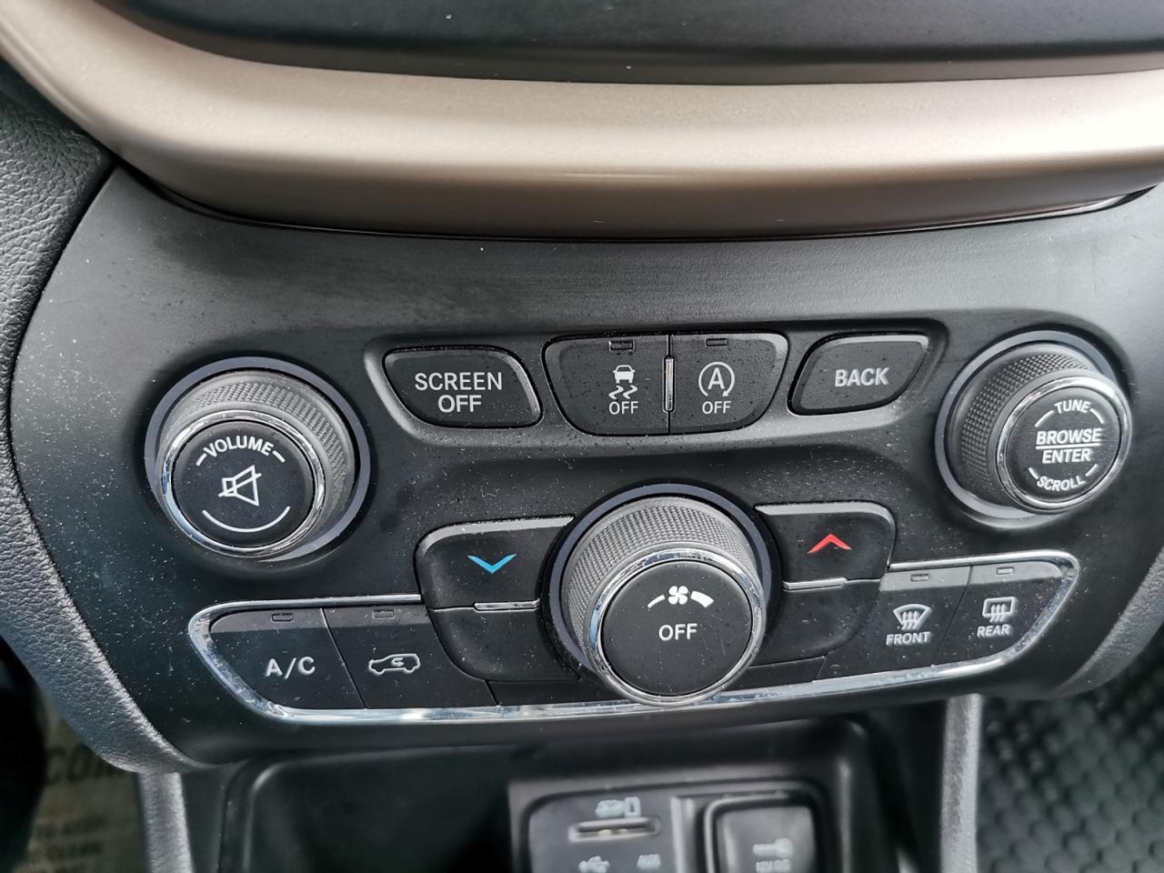 2017 Jeep Cherokee Latitude - Photo #25