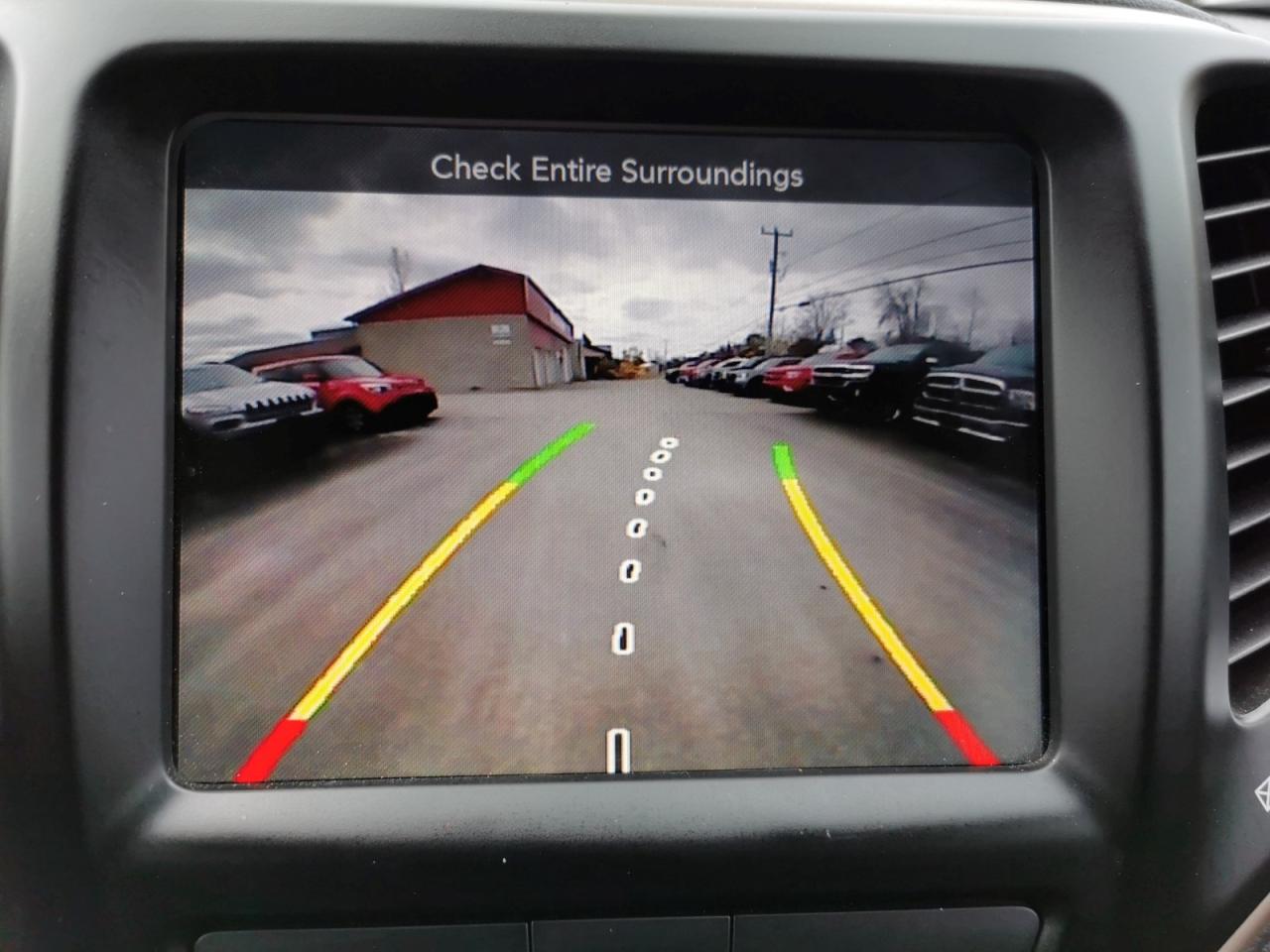 2017 Jeep Cherokee Latitude - Photo #30