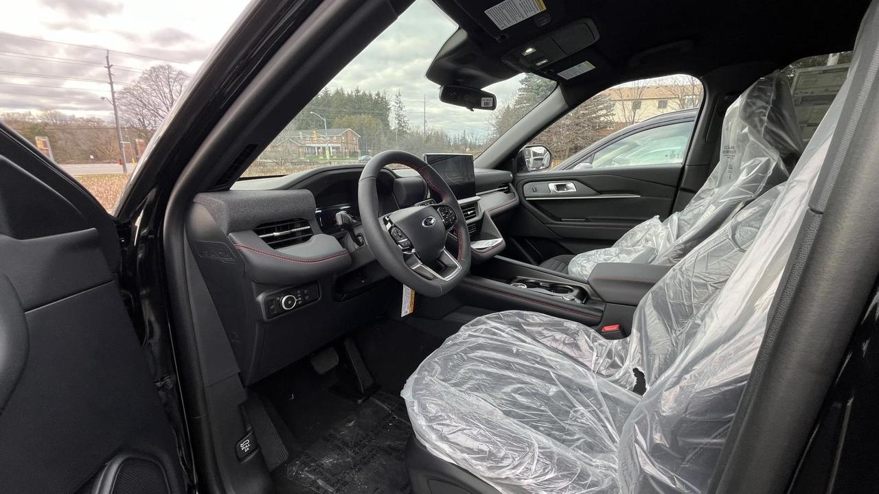 2026 Ford Explorer ST-Line Photo