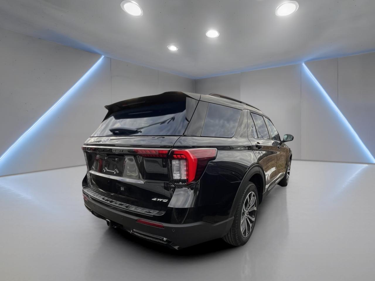 2026 Ford Explorer ST-Line Photo